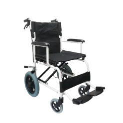 Silla de Traslado de 16" en color Blanco con Descansa Pies Fijo